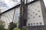 Evangelische Christus-Kirche: Fassade mit neuem Farbanstrich