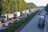 Stau auf der Autobahn 44 (Dortmund/Kassel) ARCHIVFOTO: ANDREAS DUNKER