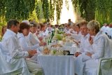 „Dîner en blanc“: Ein Picknick im Park – ganz in Weiß