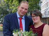 Romantischer Heiratsantrag und große Hochzeitsfeier