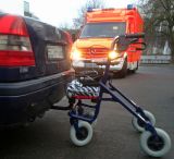 Unfall: 87-jährige kommt nach Kollision mit Pkw zu Fall