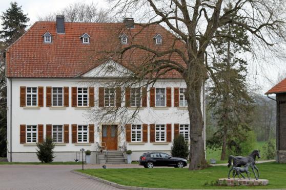 Das prächtige Herrenhaus des Beringhofes, der seit 2008 von Andrea und Bernd Müller sowie ihren Kindern als Reiterhof und modernes Trainingszentrum für Sportpferde genutzt wird. ARCHIVFOTO: ANDREAS DUNKER