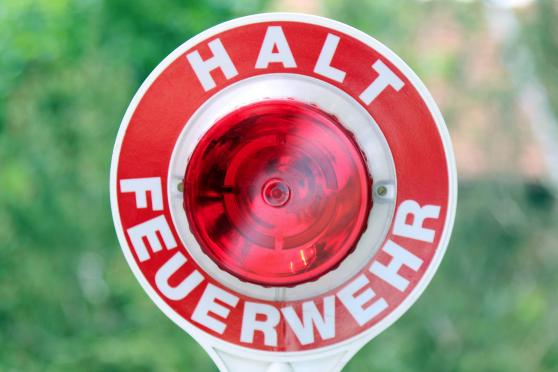 FEHLENDE BILDLEGENDE UND FEHLENDER UHRHEBERNACHWEIS