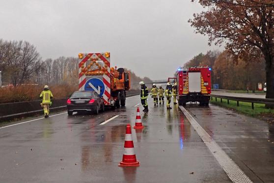 Der Unfallort auf der Autobahn 44 in Werl FOTO: FEUERWEHR WERL