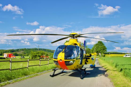 Der ADAC-Rettungshubschrauber "Christoph" landete auf dem "Wimberner Schulweg". 
FOTO: ANDREAS DUNKER