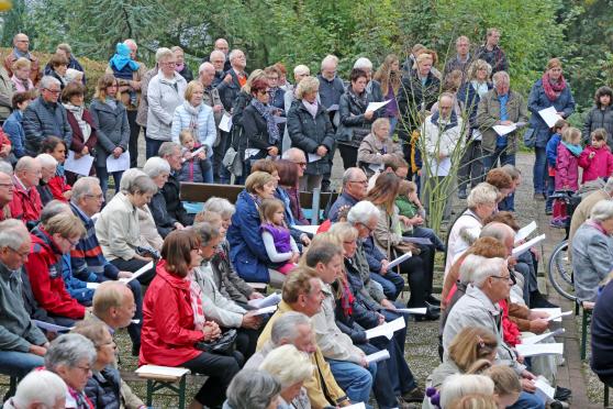Ökumenischer Erntedank-Gottesdienst an der Bergkapelle FOTO: ANDREAS DUNKER