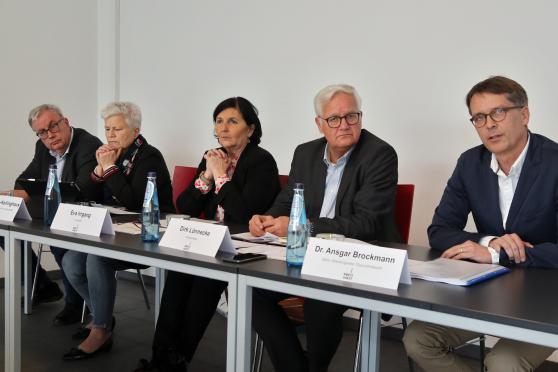 Pressekonferenz zur Corona-Lage im Kreis Soest zu Anfang der Krise im Rettungszentrum in Soest ARCHIVFOTO: ANDREAS DUNKER