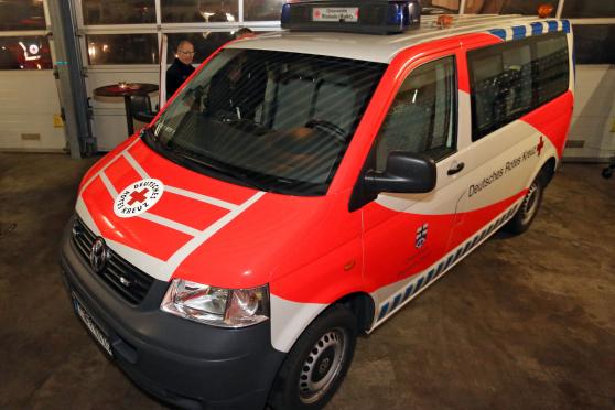 Alter „Bulli“ in neuem DRK-Design FOTO: ANDREAS DUNKER