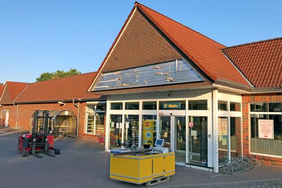 Der EDEKA-Markt am Samstag nach der Schließung FOTO: ANDREAS DUNKER