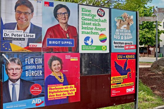 Plakat-Tafel zur Europa-Wahl in Wickede FOTO: ANDREAS DUNKER