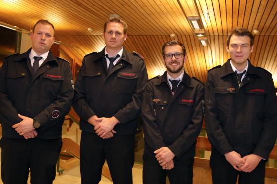 Löschzugführer Christopher Horn, Löschgruppenführer Andé Robbert und sein Stellvertreter Marco Engels sowie Echthausens Jugendwart Fabian Marwinski (von links) ARCHIVFOTO: ANDREAS DUNKER