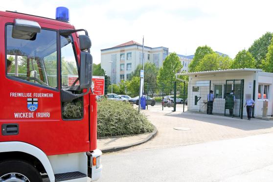 Feuerwehr vor der ZUE in Wimbern ARCHIVFOTO: ANDREAS DUNKER