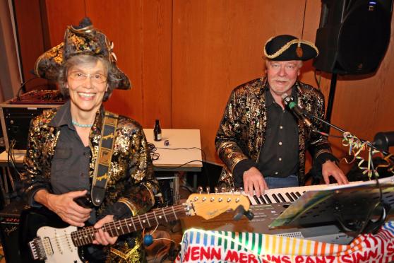 Die Musiker sorgten mit ihrem Sound für die richtige Stimmung im Saal FOTO: CARINA WESTERWELLE