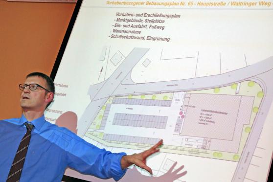 Die Pläne für den REWE-Supermarkt am Waltringer Weg sind Geschichte. Hier noch eine Aufnahme von der Präsentation des Projektes im Rahmen einer Bürgerversammlung. ARCHIVFOTO: ANDREAS DUNKER