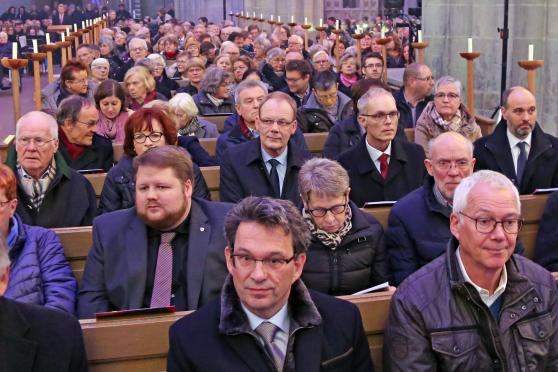 Landtagsabgeordneter Heinrich Frieling (CDU) und zahlreiche Bürgermeister der Kommunen im Bereich der fusionierten Kirchenkreise Arnsberg und Soest nahmen auch an dem festlichen Gottesdienst in der Wiesenkirche am heutigen Sonntag (6. Januar 2019) teil. FOTO: ANDREAS DUNKER