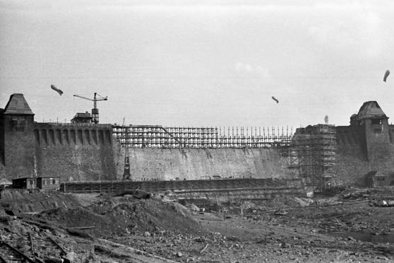 Der Wiederaufbau der teilweise zerstörten Möhnetalsperre ging schneller als von den Allierten erhofft. ARCHIVFOTO