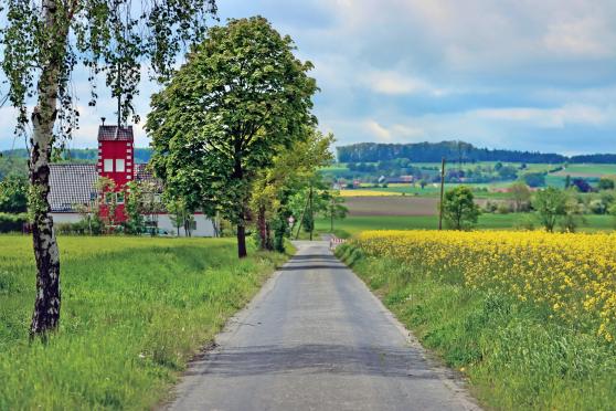 Der Horstweg in Wimbern scheint noch in keinem schlechten Zustand zu sein, soll aber trotzdem erneuert werden. FOTO: ANDREAS DUNKER