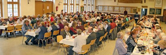 Das Publikum bei der Veranstaltung der katholischen Frauengemeinschaft Sankt Vinzenz in der Gemeindehalle in Echthausen FOTO: ANDREAS DUNKER