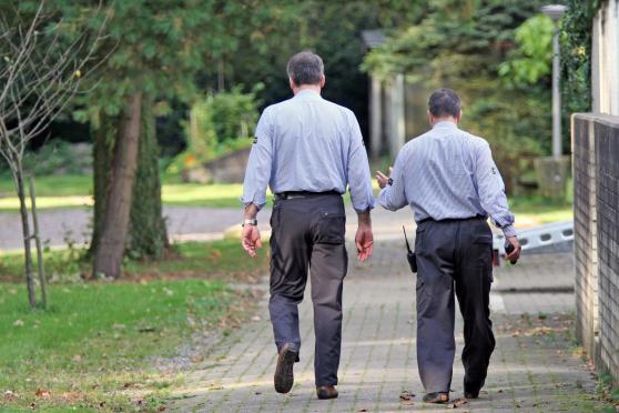 Wach- und Sicherheitspersonal in der Unterbringungseinrichtung in Wimbern FOTO: ANDREAS DUNKER