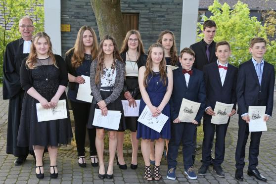 Die Konfirmanden am Sonntag, 14. Mai 2017, in Wickede FOTO: ANDREAS DUNKER
