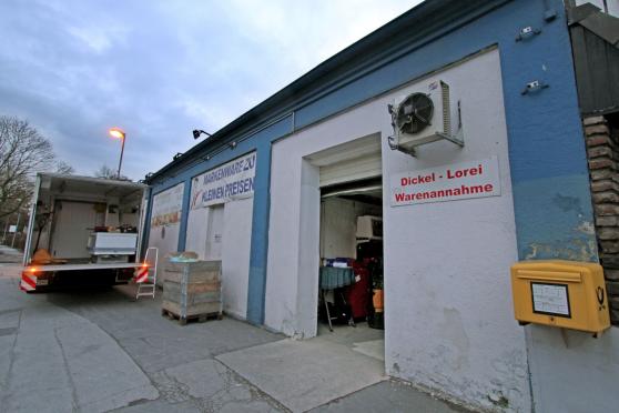Lagerverkauf in Wickede an der Hauptstraße FOTO: ANDREAS DUNKER