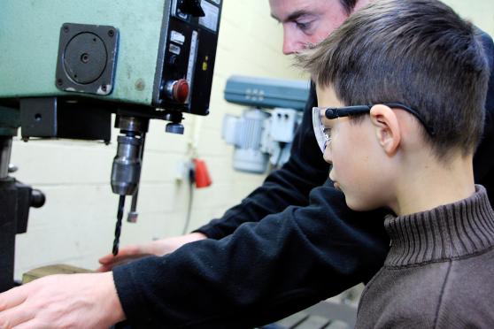 Praktische Erfahrungen sollen Schüler für MINT-Berufe begeistern. FOTO: WFG