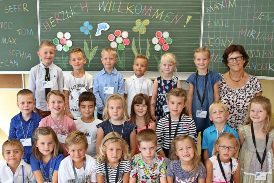 Die Klasse 1c der Melanchthon-Grundschule mit Klassenlehrerin Monika Klasing FOTO: ANDREAS DUNKER