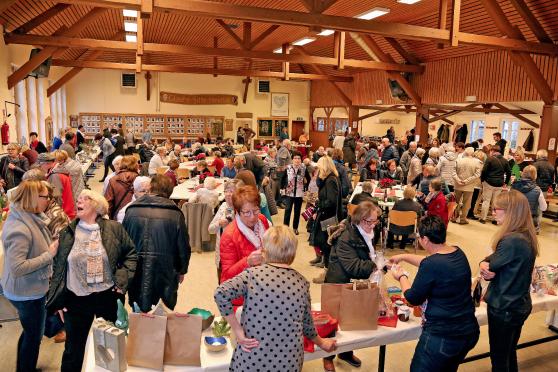 Großer Missionsbasar der Katholischen Frauengemeinschaft in der Gemeindehalle in Echthausen ARCHIVFOTO: ANDREAS DUNKER