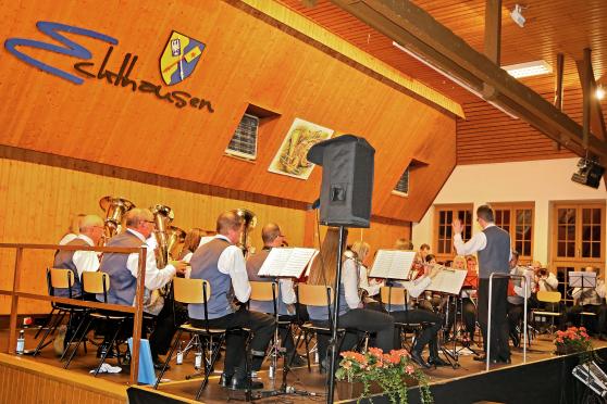 Konzert des Musikvereins Echthausen auf der Bühne der Gemeindehalle ARCHIVFOTO: ANDREAS DUNKER
