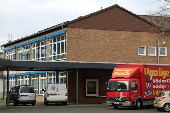 Die "Parkraum Service GmbH" ist mit Verwaltung und Technik jetzt von zwei Standorten in Wickede nach Echthausen in die umgebaute ehemalige Westerheide-Schule umgezogen. FOTO: ANDREAS DUNKER