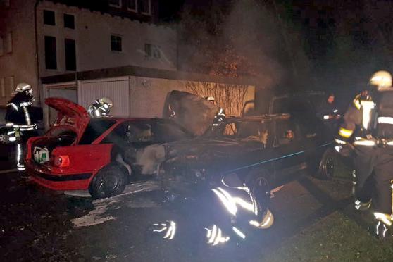 Feuerwehr-Einsatz beim Pkw-Brand an der Gartenstraße FOTO: FEUERWEHR