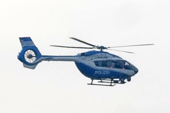 Dieser Polizei-Hubschrauber aus Dortmund kreiste am heutigen Ostermontag über Wickede und half bei der Suche nach dem vermissten 79-Jährigen. FOTO: PRIVAT
