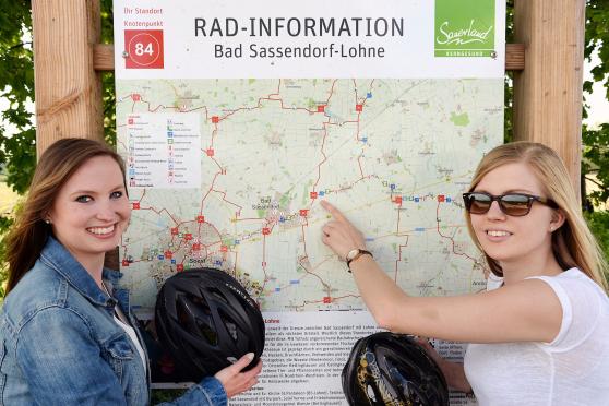 Ist die Orientierung und Wegweisung im Radnetz okay? Der "ADFC-Fahrrad-Klimatest 2016" kann helfen, um Mängel zu beheben. FOTO: THOMAS WEINSTOCK / KREIS SOEST 

