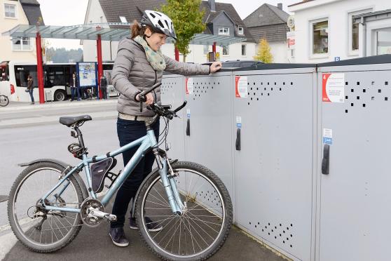 Sind ausreichend Serviceangebote vor Ort vorhanden? Diese und andere Fragen können im "ADFC-Fahrrad-Klimatest 2016" beantwortet werden. FOTO: THOMAS WEINSTOCK / KREIS SOEST 

