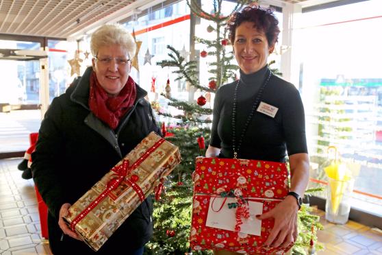 Caritas Vorsitzende Barbara Wacker-Oelmann und Apothekerin Martina Brenneke ARCHIVFOTO: CARINA WESTERWELLE