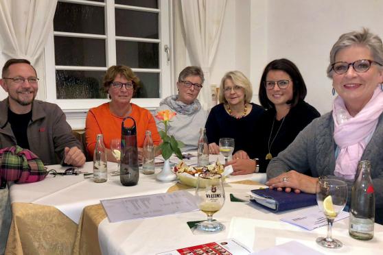 Der aktuelle Vorstand des Fördervereins der Ruhrtalklinik in Wimbern (von links): Kassierer Jörn Garlipp, Schriftführerin Lucia Karthaus, Vorsitzende Marianne Dörr, Kassenprüferin Cornelia Hoffmann, stellvertretende Vorsitzende Lisa Mende, Kassenprüferin Petra Heide FOTO: RUHRTALKLINIK