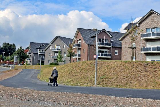 Die Straße „Am Park“ ist jetzt provisorisch asphaltiert FOTO: ANDREAS DUNKER