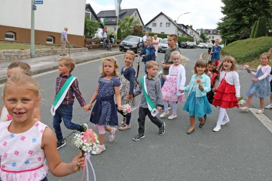 … und sein Gefolge FOTO: ANDREAS DUNKER