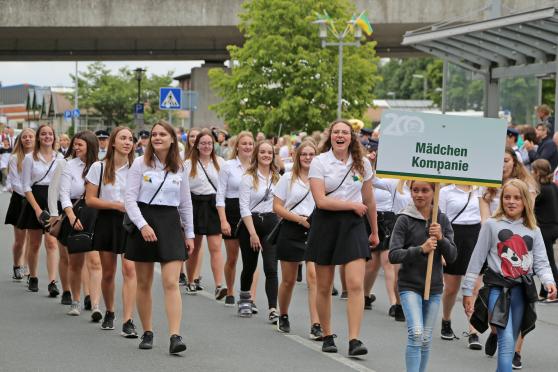 Die Mädchen-Kompanie der Schützenbruderschaft St. Johannes Wickede und Wiehagen FOTO: ANDREAS DUNKER