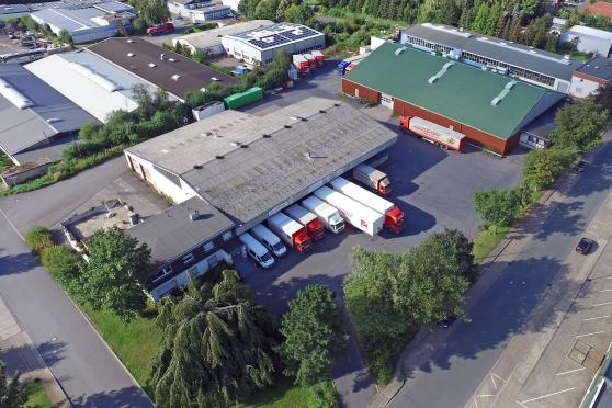 Die Spedition Schäfer mit ihren Lkw und Lagerräumen im Gewerbegebiet Westerhaar ist Geschichte. Hier wird die WHW-Gruppe Hillebrand mit einer neuen Industrie-Immobilie expandieren. ARCHIVFOTO: ANDREAS DUNKER