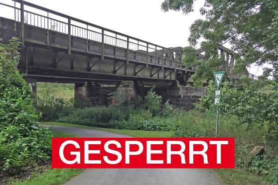 Der Weg durch die Ruhrpromenade wird zur Sackgasse, so lange die Unterführung unter der Eisenbahnbrücke gesperrt ist.