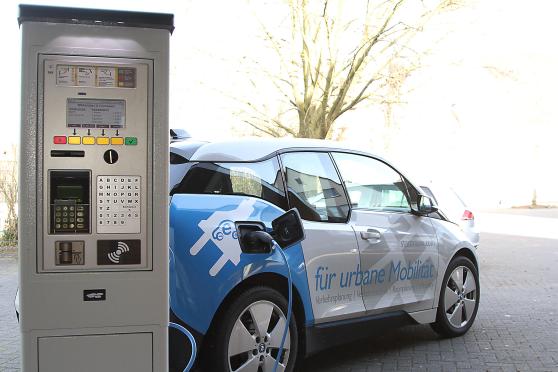 E-Ladesäule bei der Firma Parkraum-Service im Ortsteil Echthausen ARCHIVFOTO: ANDREAS DUNKER