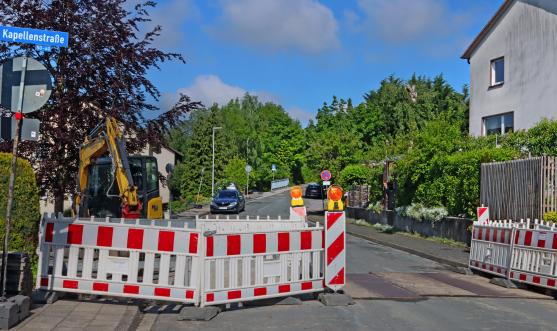 Vorbereitende Arbeiten auf der Kapellenstraße kurz vor der Einmündung Jägerweg FOTO: ANDREAS DUNKER