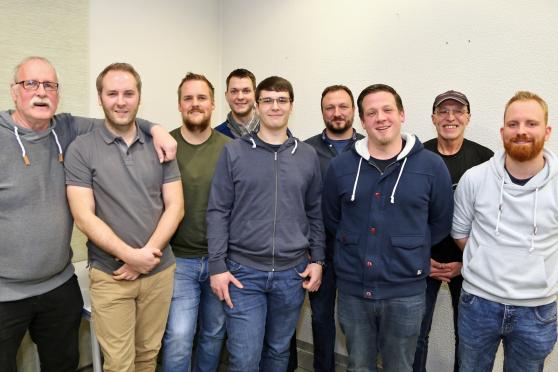 Der aktuelle Vorstand der Handball-Abteilung des Wickeder Turnvereins (von links): 
Stellvertretender Kassenwart Klaus Bathe, Sportwart Jan Thiele, Stellvertretender Fachwart Julian Bräker, Fachwart Julian Stöger, Passwart Norik Velmer, Jugendwart Ulrich Hockenbrink, Geschäftsführer Christian Taugs, Spieltagskoordinator Jürgen Bendel und Schiedsrichterwart Marius Kobbeloer. Nicht auf dem Gruppenbild: Kassenwartin Anja Krane und Sportwartin Charlotte Grewe sowie Jugendwart Niklas Bechheim. ARCHIVFOTO: ANDREAS DUNKER