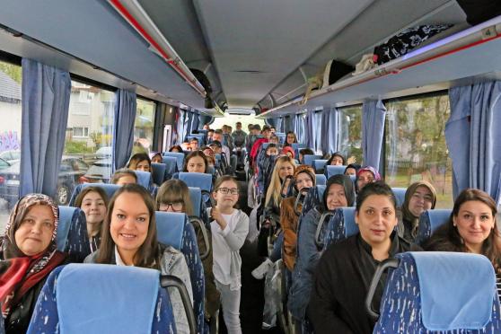 Blick in den Bus bei der Abfahrt in Wickede FOTO: ANDREAS DUNKER
