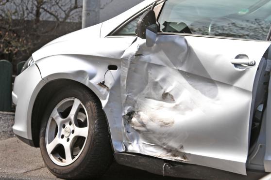 Der Schaden am Fahrzeug des Unfallverursachers FOTO: ANDREAS DUNKER