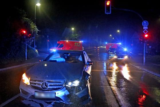 Eines bei der nächtlichen Havarie beschädigten Fahrzeuge FOTO: ANDREAS DUNKER