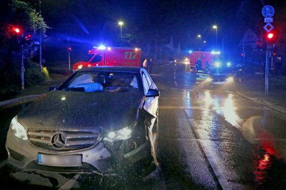 Das havarierte Auto des 52-jährigen Fahrers aus Wickede FOTO: ANDREAS DUNKER