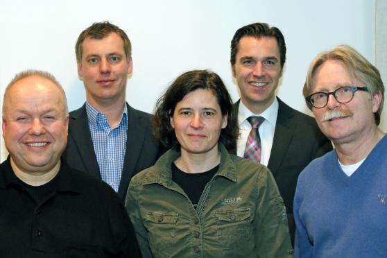 Kfz-Meister Markus Thurau, Rechtsanwalt Sascha Hesse, Finanz-Frau Gabriela Kimpel, Volksbankdirektor Holger Georg Schwarz und Zahnarzt Dr. Clemens Frigge (von links) FOTO: ANDREAS DUNKER