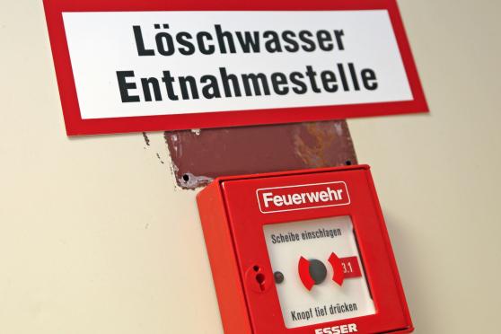 Ein Druckknopfmelder in der Massenunterkunft für Flüchtlinge in Wimbern ARCHIVFOTO: ANDREAS DUNKER